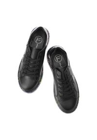 Czarne Sneakersy Filippo Modne Skórzane Buty Damskie. Kolor: czarny. Materiał: skóra. Szerokość cholewki: normalna. Obcas: na obcasie. Wysokość obcasa: średni #4