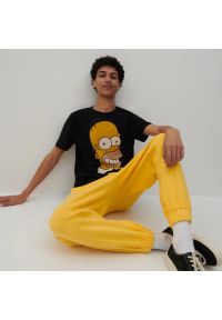 Reserved - T-shirt The Simpsons - Czarny. Kolor: czarny