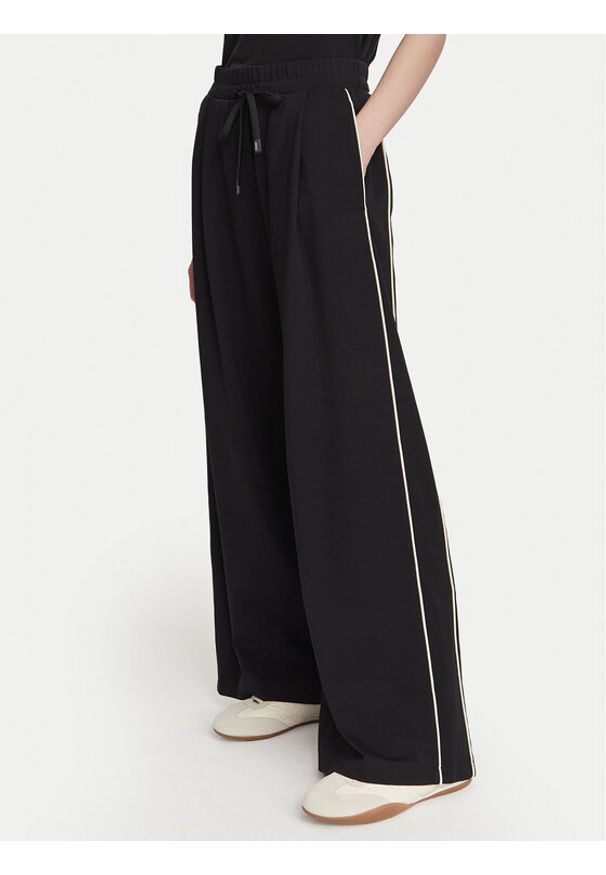 Weekend Max Mara Spodnie dresowe Godezia 2625786021 Czarny Relaxed Fit. Kolor: czarny. Materiał: bawełna