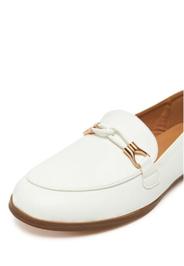 DeeZee Loafersy R8102 Biały. Kolor: biały. Materiał: skóra