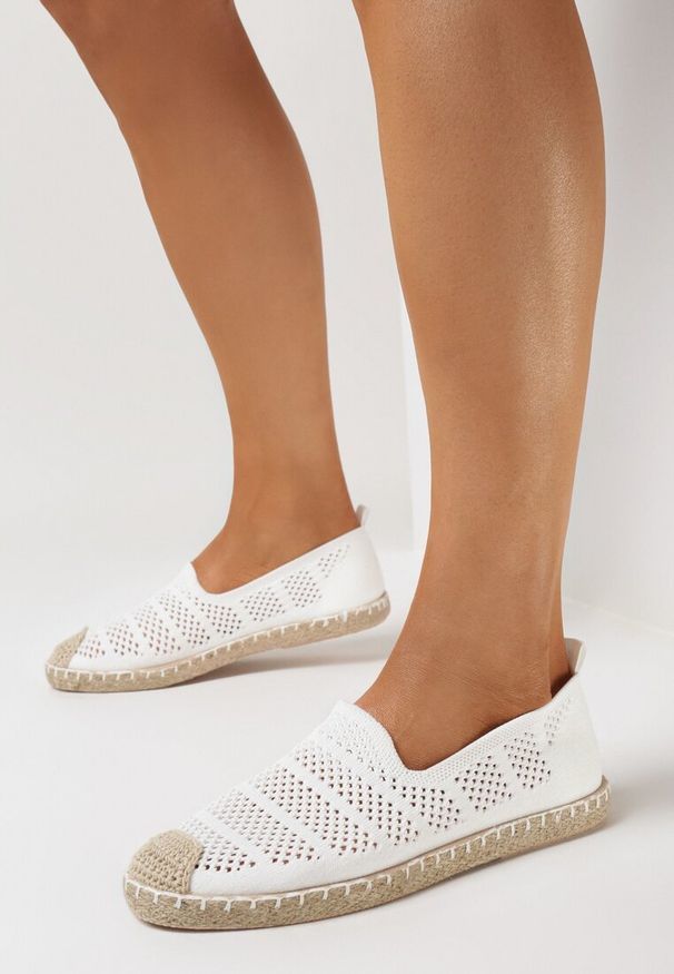 Born2be - Białe Espadryle z Ażurowej Siateczki Ozdobione Plecionką Lanivesa. Okazja: na spacer. Kolor: biały. Materiał: materiał. Wzór: ażurowy, aplikacja. Sezon: wiosna, lato