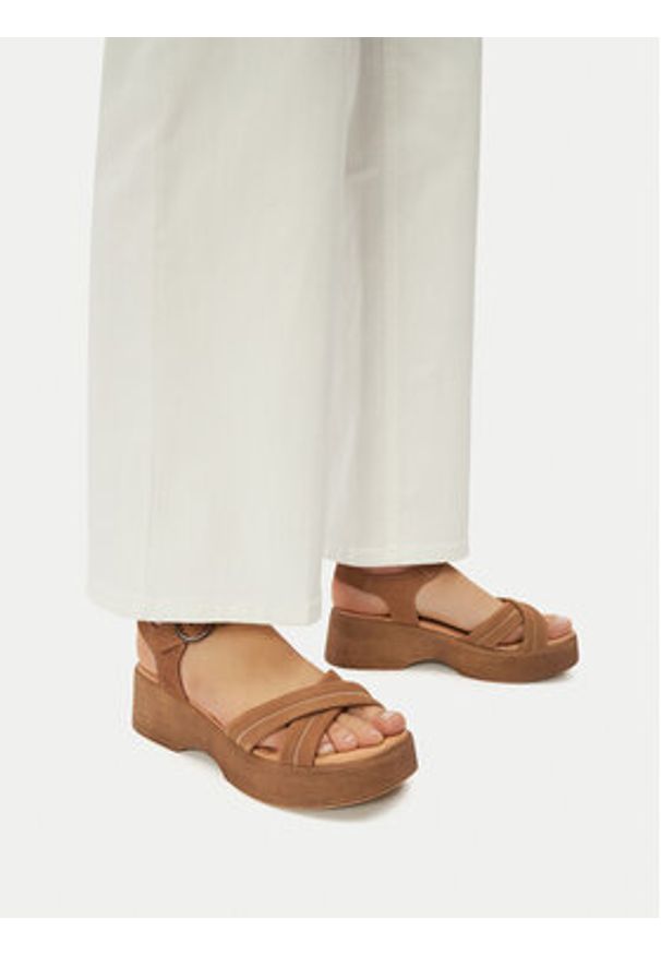 Lasocki Sandały WI23-NAGINA-09 Brązowy. Kolor: brązowy. Materiał: nubuk, skóra