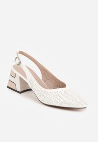 Born2be - Białe Czółenka VICES z Drobną Perforacją na Słupku ze Sprzączką Harellenne. Okazja: na co dzień, do pracy, na spotkanie biznesowe. Zapięcie: sprzączka. Kolor: biały. Materiał: jeans. Szerokość cholewki: normalna. Obcas: na słupku. Styl: klasyczny, casual, biznesowy. Wysokość obcasa: średni #5