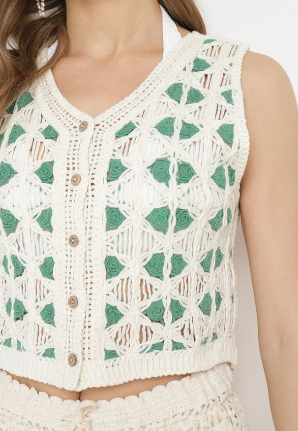 Born2be - Beżowa Szydełkowa Kamizelka z Bawełny Zapinana na Guziki Galeda. Okazja: na spacer, na co dzień, na plażę. Kolor: beżowy. Materiał: bawełna. Styl: casual, elegancki, boho, wakacyjny