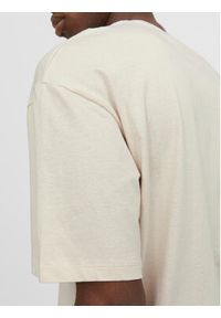 Jack & Jones - Jack&Jones T-Shirt Bradley 12249319 Beżowy Regular Fit. Kolor: beżowy. Materiał: bawełna #5