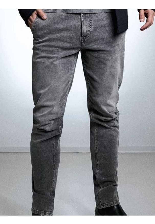 Sinsay - Spodnie jeansowe chino slim fit - szary. Kolor: szary. Materiał: jeans