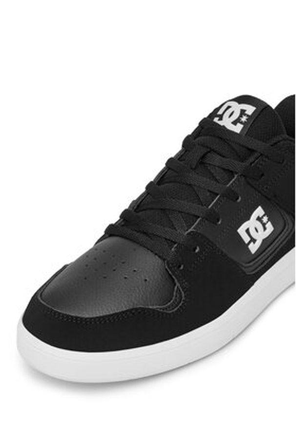 DC Shoes Sneakersy CURE ADYS400073-BLK Czarny. Kolor: czarny. Materiał: nubuk, skóra