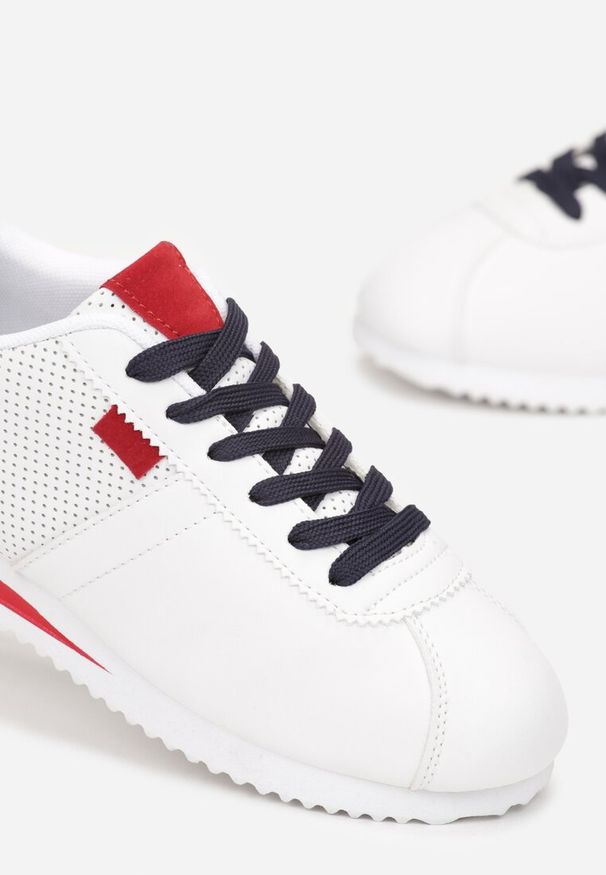 Born2be - Biało-Czerwone Sneakersy Sznurowane Atheleta. Okazja: na co dzień. Kolor: biały. Sport: fitness