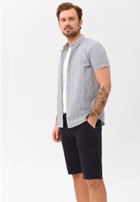 Volcano - Koszula w kratkę z krótkim rękawem, Regular Fit, C-BARS. Okazja: na co dzień. Typ kołnierza: button down. Kolor: niebieski. Materiał: materiał, bawełna, jeans. Długość rękawa: krótki rękaw. Długość: krótkie. Wzór: kratka. Styl: casual, elegancki #1