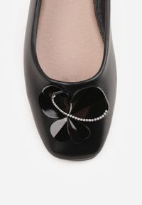 Born2be - Czarne Eleganckie Balerinki z Cyrkoniami i Metaliczną Ozdobą Olenope. Okazja: na spotkanie biznesowe, na co dzień. Kolor: czarny. Wzór: aplikacja. Styl: elegancki #6