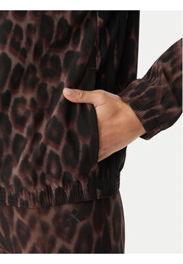 Adidas - adidas Bluza Workout Essentials Leopard Woven KD7612 Brązowy Regular Fit. Kolor: brązowy. Materiał: syntetyk