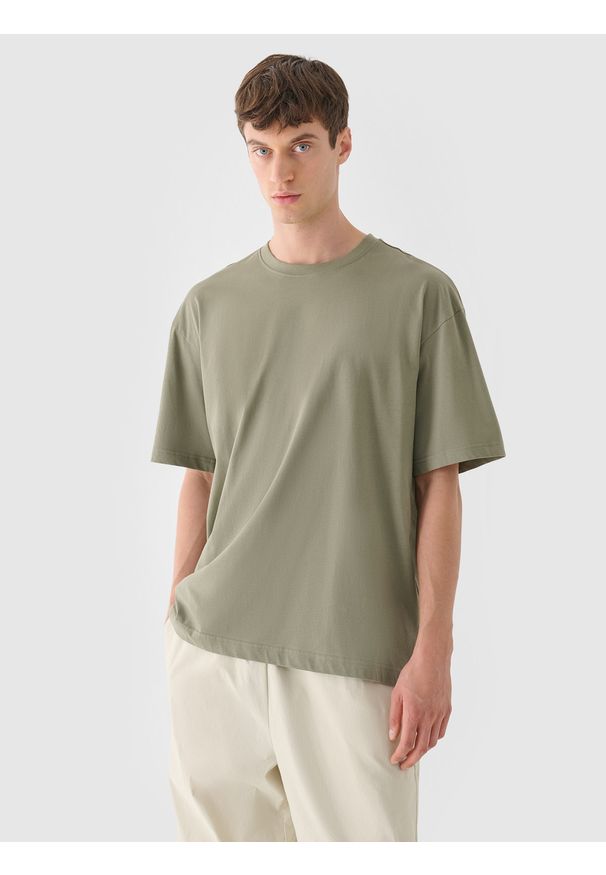 outhorn - T-shirt oversize gładki męski Outhorn - khaki. Kolor: brązowy, wielokolorowy, oliwkowy. Materiał: bawełna, dzianina. Długość rękawa: krótki rękaw. Długość: krótkie. Wzór: gładki