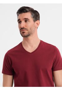 Ombre Clothing - Bawełniana klasyczna męska koszulka z dekoltem w serek BASIC – bordowa V10 - Rozmiar: XL. Typ kołnierza: dekolt w serek. Kolor: czerwony. Materiał: bawełna. Styl: klasyczny #4