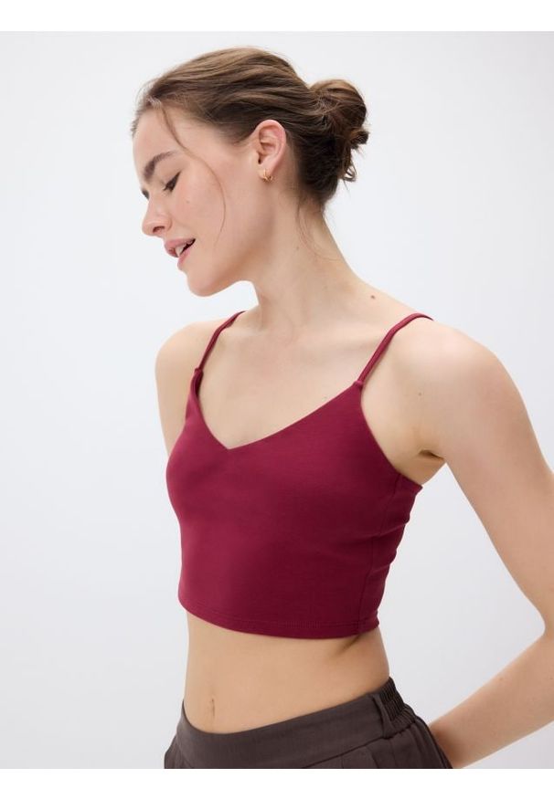 Reserved - Krótki top na ramiączkach - jasnofioletowy. Kolor: fioletowy. Materiał: bawełna, włókno, dzianina. Długość rękawa: na ramiączkach. Długość: krótkie