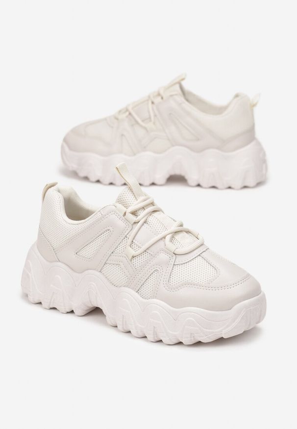 Renee - Beżowe Sneakersy Astima. Kolor: beżowy. Materiał: materiał