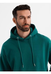 Ombre Clothing - Dresowa bluza unisex z kieszeniami i kapturem – ciemnozielona V17 OU-SNBC-0105 - XL/XXL. Okazja: na co dzień. Typ kołnierza: kaptur. Kolor: zielony. Materiał: dresówka. Wzór: aplikacja. Styl: casual #6