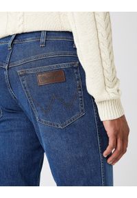 Wrangler - MĘSKIE SPODNIE JEANSOWE WRANGLER TEXAS SLIM BLUE SILK W12SAO67S