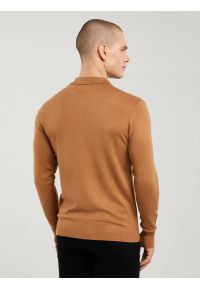 Big-Star - Sweter męski z kołnierzykiem polo brązowy Bradson 802. Okazja: na co dzień. Typ kołnierza: polo. Kolor: brązowy. Materiał: wiskoza. Długość rękawa: długi rękaw. Długość: długie. Styl: sportowy, elegancki, casual #4