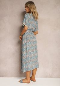 Renee - Niebieska Wiskozowa Sukienka w Stylu Boho z Krótkim Rękawem i Materiałowym Paskiem Giviata. Kolekcja: plus size. Kolor: niebieski. Materiał: wiskoza, materiał. Długość rękawa: krótki rękaw. Sezon: lato. Typ sukienki: dla puszystych, proste. Styl: boho