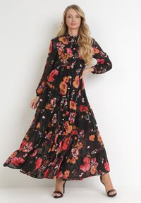 Born2be - Czarna Sukienka Doreris. Okazja: na co dzień. Kolor: czarny. Materiał: tkanina. Wzór: kolorowy, kwiaty. Typ sukienki: koszulowe, proste. Styl: casual, klasyczny. Długość: maxi