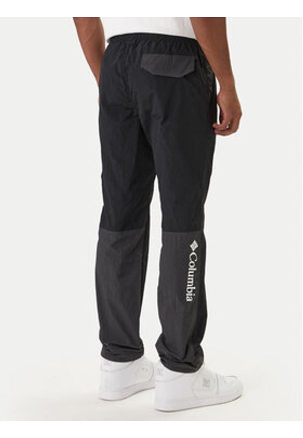 columbia - Columbia Spodnie outdoor Challenger™ 2071561 Czarny Regular Fit. Kolor: czarny. Materiał: syntetyk. Sport: outdoor