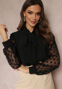 Renee - Czarna Koszula z Tiulowymi Rękawami i Ozdobnym Wiązaniem przy Dekolcie Alae. Kolor: czarny. Materiał: tiul. Styl: elegancki #1