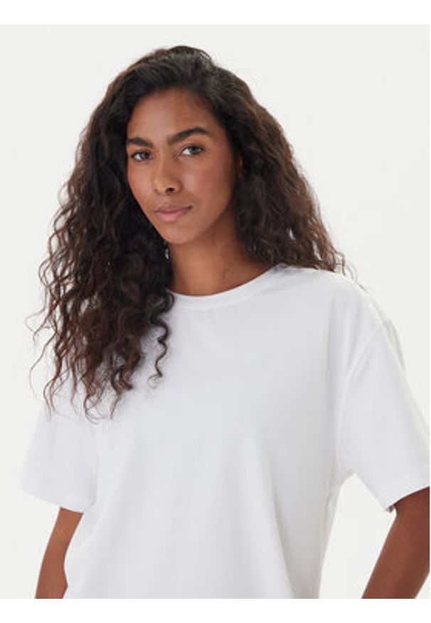 GIRLFRIEND COLLECTIVE - Girlfriend Collective T-Shirt Reset 3039 Biały Relaxed Fit. Kolor: biały. Materiał: syntetyk