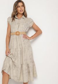 Born2be - Jasnobeżowa Sukienka Ozdobiona Plecionym Paskiem i Guzikami Filianea. Okazja: na co dzień. Kolor: beżowy. Materiał: jeans. Wzór: aplikacja. Styl: elegancki, casual #5