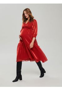 Reserved - Kopertowa sukienka z wiązaniem - czerwony. Kolor: czerwony. Materiał: tkanina. Typ sukienki: kopertowe