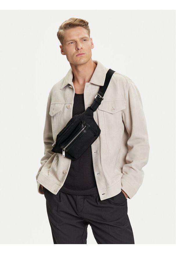 Calvin Klein Nerka Contrast Belt Bag LV04D3073G Czarny. Kolor: czarny. Materiał: materiał