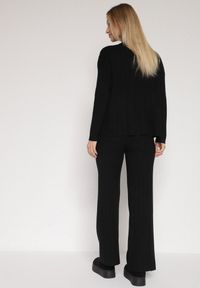 Born2be - Czarny Sweterkowy Komplet Sweter z Półgolfem i Szerokie Spodnie Alatusa. Kolor: czarny. Materiał: jeans #6