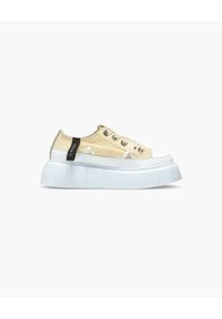 Inuikii - INUIKII MATILDA CANVAS LOW Sneakersy damskie. Okazja: na co dzień. Kolor: beżowy. Materiał: materiał, jeans, bawełna, guma. Szerokość cholewki: normalna #1