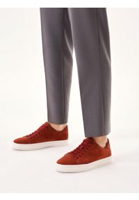 Kazar - Trampki z zamszu na białej podeszwie. Okazja: na co dzień. Kolor: pomarańczowy. Materiał: zamsz. Szerokość cholewki: normalna #6