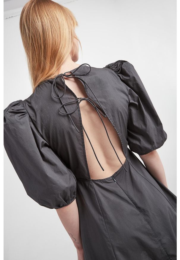 Custommade - Sukienka mini CUSTOMMADE. Długość: mini