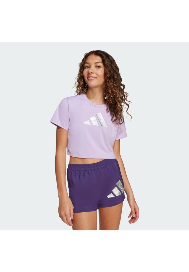 Adidas - Koszulka Training Essentials Glam Print. Kolor: różowy. Technologia: ClimaCool (Adidas). Długość: krótkie. Wzór: nadruk. Sport: joga i pilates