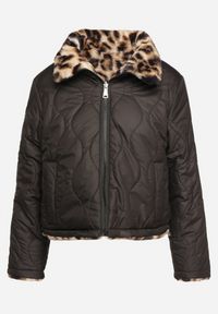 Born2be - Czarna Dwustronna Kurtka Puffer z Pikowaniem i Futerkiem w Panterkę Selinnia. Okazja: na co dzień. Kolor: czarny. Materiał: futro. Wzór: motyw zwierzęcy. Styl: sportowy, casual, elegancki #7