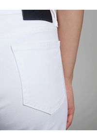 FAY - Białe spodnie z postrzępionymi nogawkami. Kolor: biały. Styl: klasyczny #3