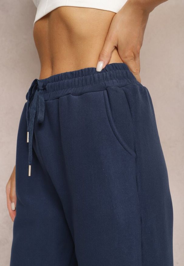 Renee - Granatowe Dzianinowe Spodnie z Gumką w Pasie Matrila. Okazja: do domu, na spacer. Kolor: niebieski. Materiał: dzianina