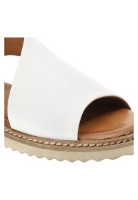 Białe Sandały Artiker Wygodne Skórzane Buty. Okazja: na co dzień. Kolor: biały. Materiał: skóra. Sezon: lato. Styl: casual, elegancki #3