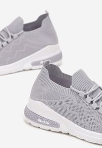 Renee - Szare Buty Sportowe Philone. Zapięcie: bez zapięcia. Kolor: szary. Materiał: materiał. Szerokość cholewki: normalna. Wzór: aplikacja