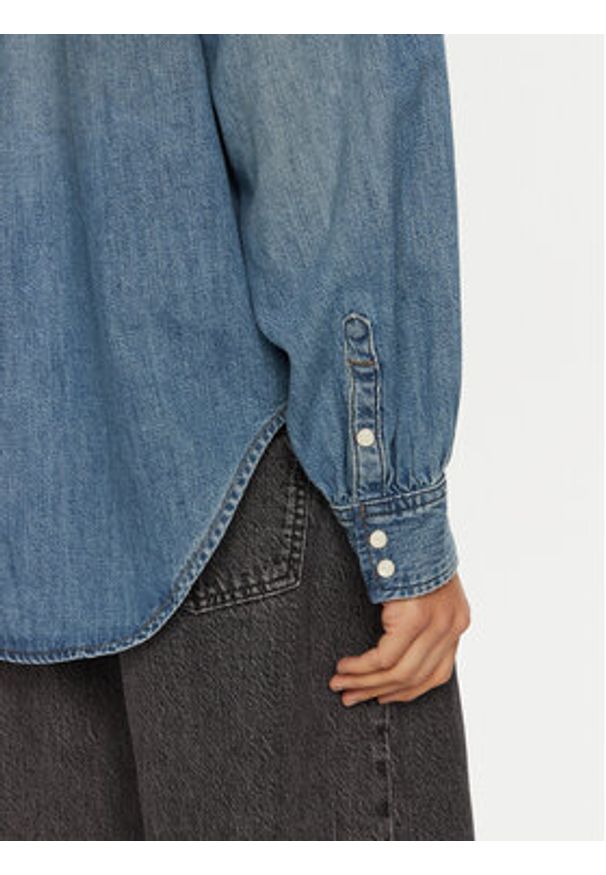 Wrangler Koszula jeansowa Cool Girl 112356474 Niebieski Regular Fit. Kolor: niebieski. Materiał: bawełna