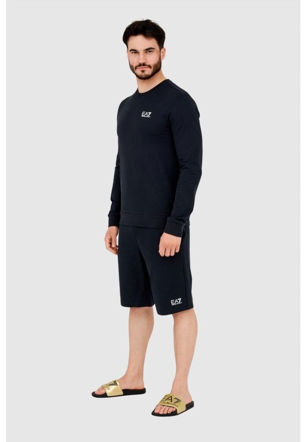 EA7 Emporio Armani - EA7 Granatowa bluza męska z białym logo. Kolor: niebieski