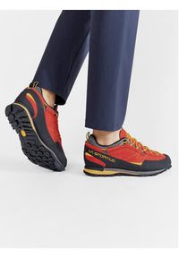 LA SPORTIVA - La Sportiva Trekkingi Boulder X 838RE Czerwony. Kolor: czerwony. Materiał: skóra, zamsz. Sport: turystyka piesza