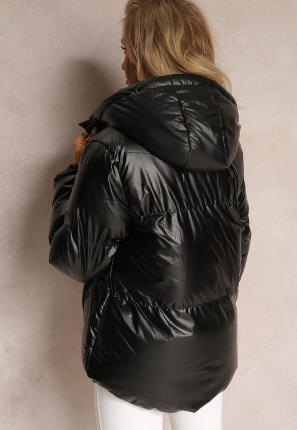 Renee - Czarna Pikowana Kurtka z Kapturem Natta. Okazja: na co dzień. Typ kołnierza: kaptur. Kolor: czarny. Materiał: jeans, materiał. Styl: casual