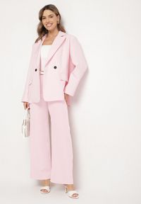 Born2be - Różowa Dwurzędowa Marynarka o Pudełkowym Kroju Oversize Kosalia. Okazja: na spotkanie biznesowe, na co dzień. Kolor: różowy. Materiał: jeans. Styl: klasyczny, casual, elegancki, biznesowy #3
