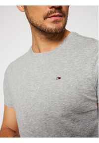 Tommy Jeans T-Shirt DM0DM04411 Szary Slim Fit. Kolor: szary. Materiał: bawełna