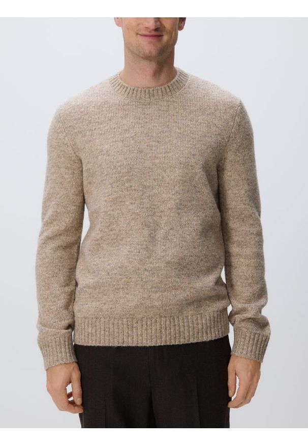 Reserved - Sweter z domieszką wełny - beżowy. Kolor: beżowy. Materiał: wełna