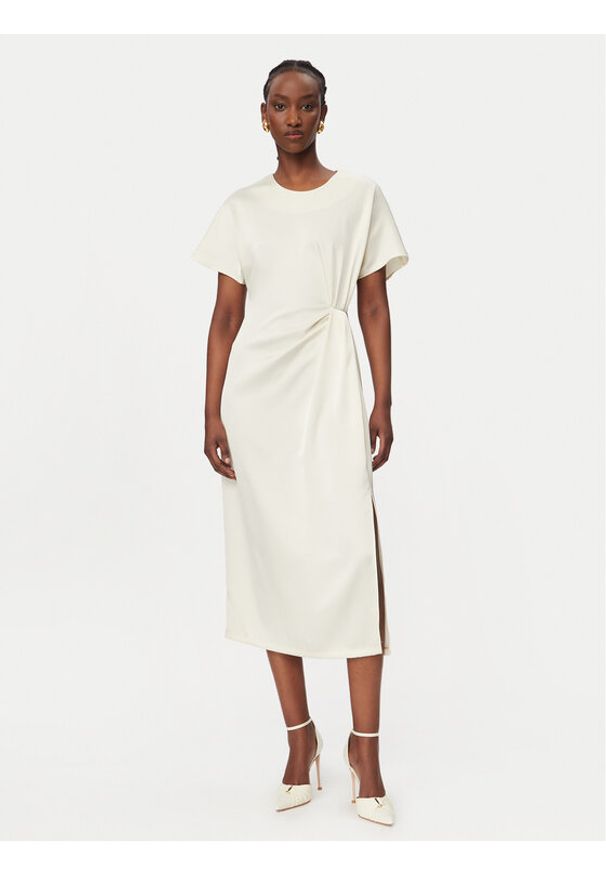 Rinascimento Sukienka koktajlowa CFC0127457003 Biały Regular Fit. Kolor: biały. Materiał: syntetyk. Styl: wizytowy