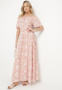 Born2be - Biało-Pomarańczowa Rozkloszowana Sukienka z Bawełną i Abstrakcyjnym Wzorem Ldivoria. Okazja: na imprezę, na spacer. Kolor: biały. Materiał: bawełna. Styl: elegancki #1