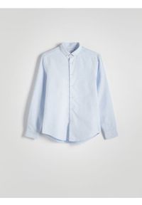 Reserved - Gładka koszula regular fit - jasnoniebieski. Kolor: niebieski. Materiał: tkanina, bawełna. Wzór: gładki